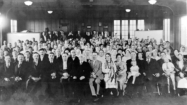 Historic photo of Russian immigrants at Potrero Hill Neighborhood House